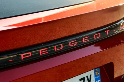 Trois nouvelles Peugeot électriques et hybrides promises pour l’usine de Mulhouse