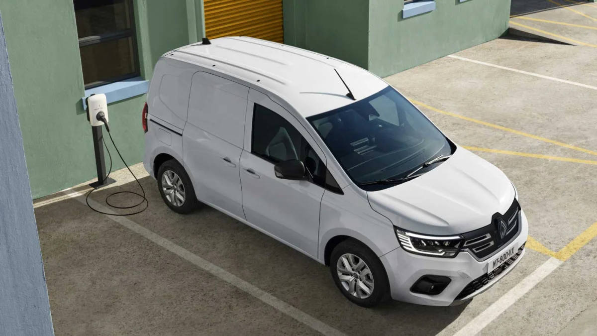 Près de 10 000 € d’aides : Renault frappe fort sur ses utilitaires électriques