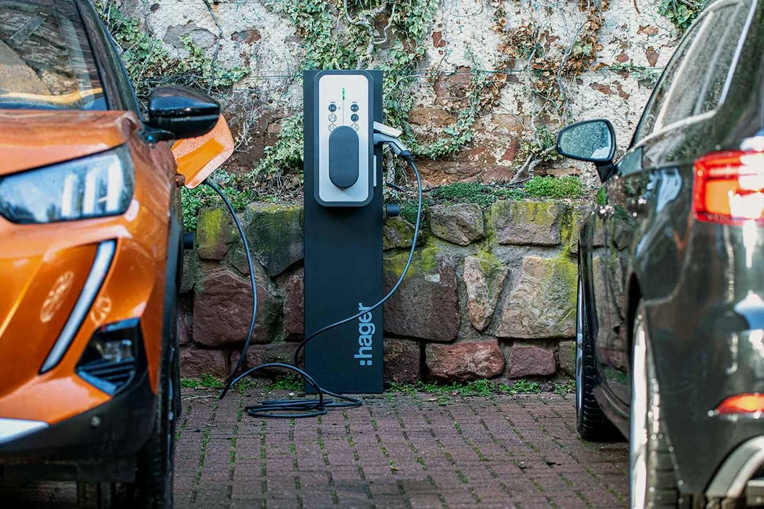 Bornes de recharge en copropriété : où en sommes-nous en France en 2026 ?