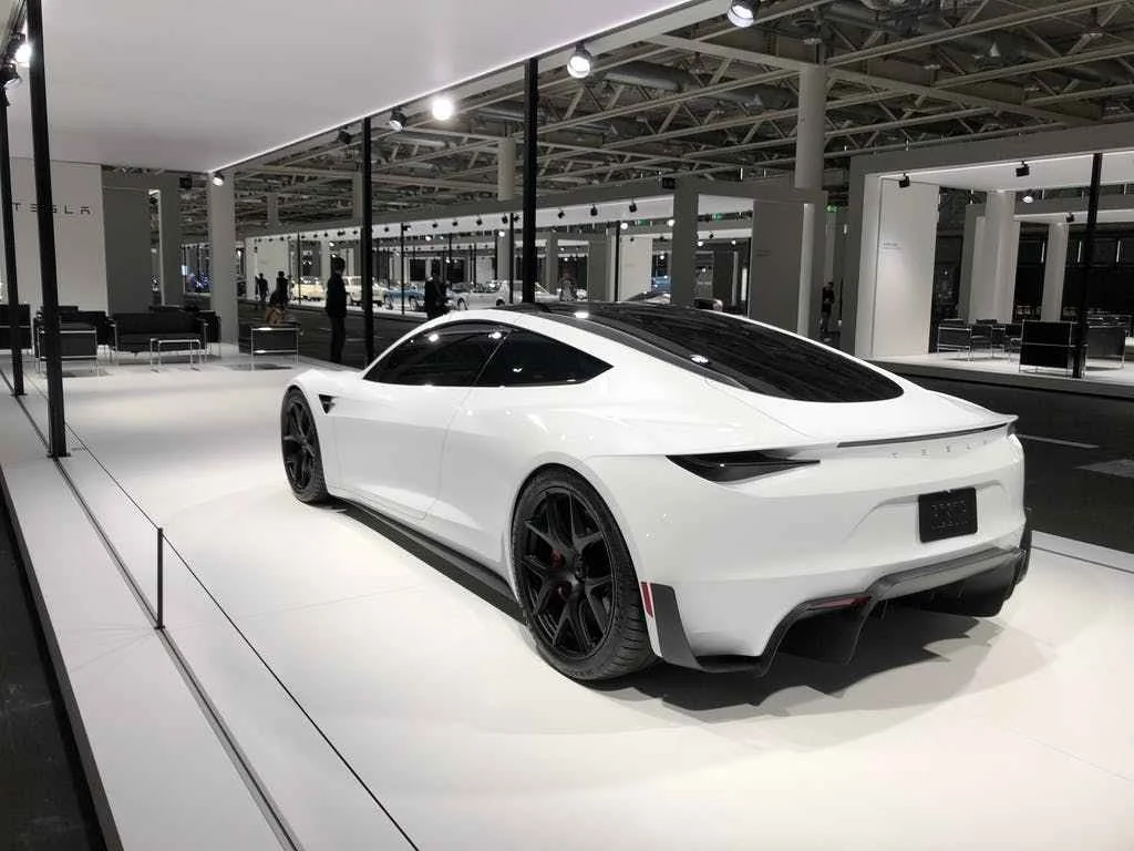 Tesla repousse (encore) la présentation du nouveau Roadster. Mais est-ce une surprise ?