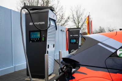 Recharge des voitures électriques : la jungle des prix à nouveau pointée du doigt dans cette étude