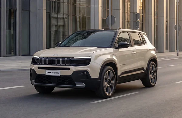 Un jour, une voiture : Jeep Avenger électrique, le SUV compact 156 ch qui tient ses promesses hors des villes