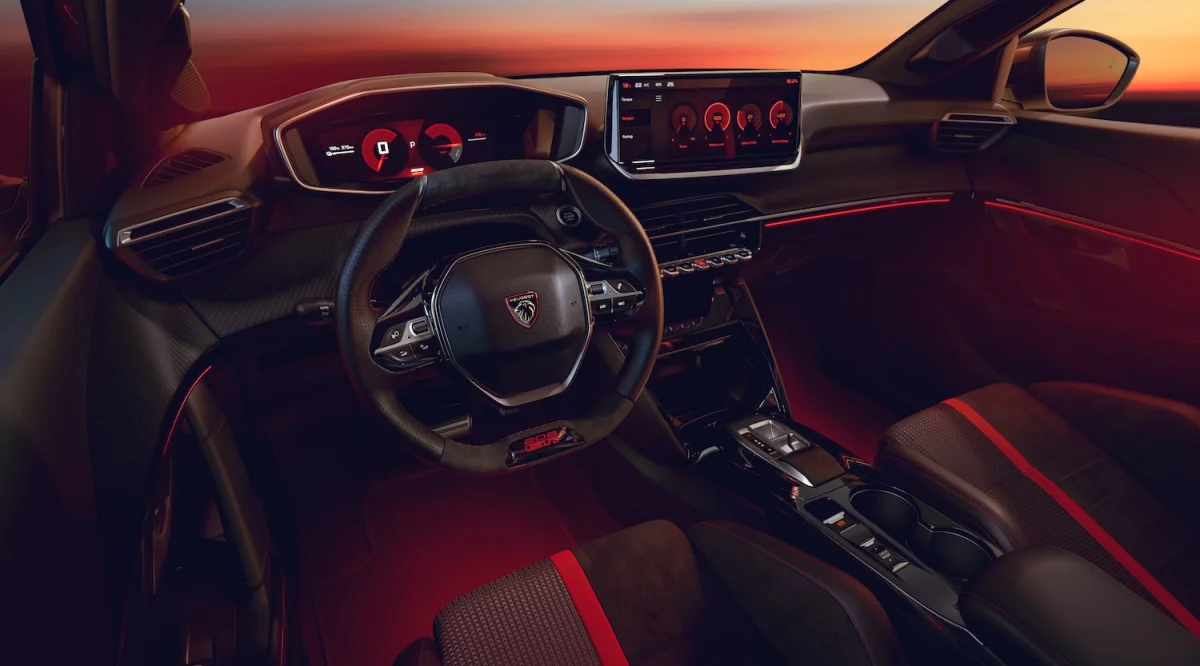 La 208 électrique qui s’habille en GTi, Toyota qui flippe, Ferrari qui casse sa propre voiture, BYD qui rêve encore de domination mondiale et une batterie miracle qui sent très fort l’arnaque… Bienvenue dans Regen n°68