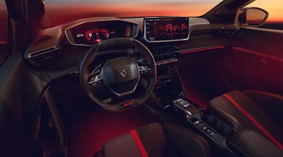 La 208 électrique qui s’habille en GTi, Toyota qui flippe, Ferrari qui casse sa propre voiture, BYD qui rêve encore de domination mondiale et une batterie miracle qui sent très fort l’arnaque… Bienvenue dans Regen n°68
