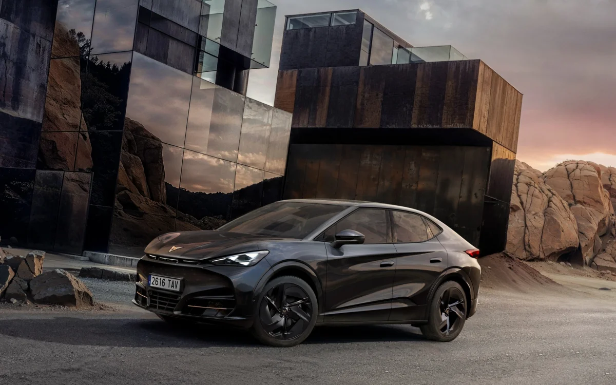 Cupra Tavascan : une allure plus ténébreuse pour le SUV électrique avec le pack Black Edition