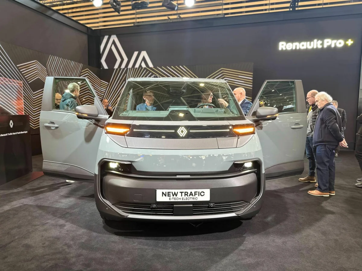 Utilitaires électriques : Renault est officiellement seul aux commandes de Flexis, ça change quoi ?