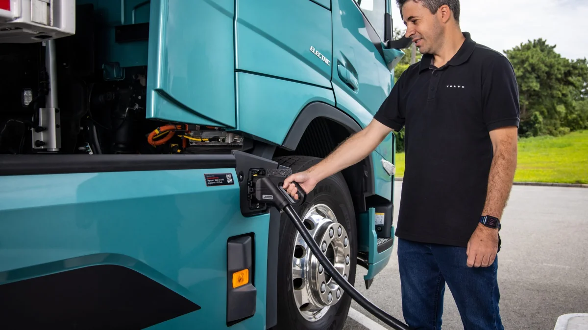 Coût de possession des poids lourds : en France, l’électrique devance le diesel… sous conditions