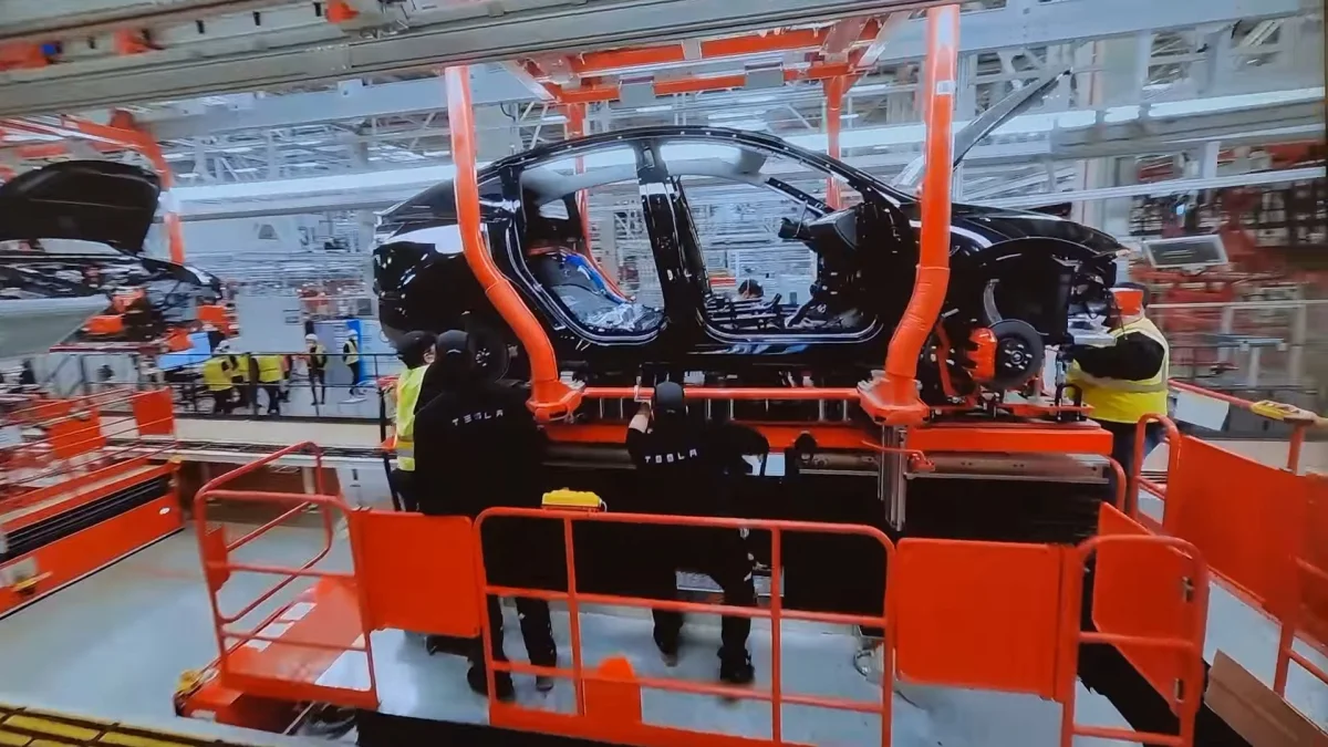 La demande repart, Tesla prévoit 1 000 nouvelles embauches dans son usine européenne