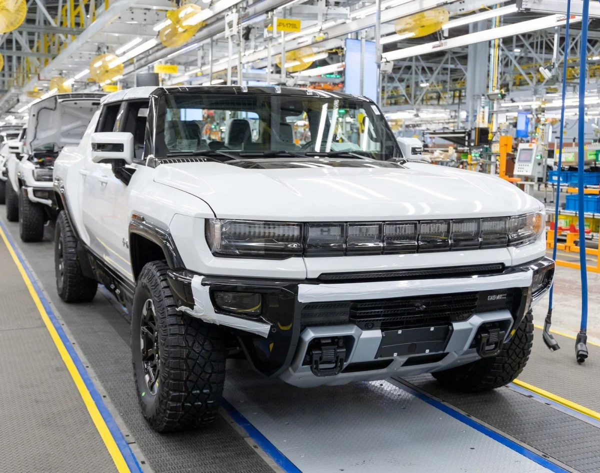 Après 1 000 licenciements, General Motors déploie 50 robots dans son usine