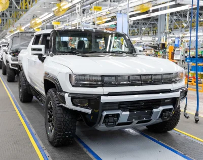 Après 1 000 licenciements, General Motors déploie 50 robots dans son usine
