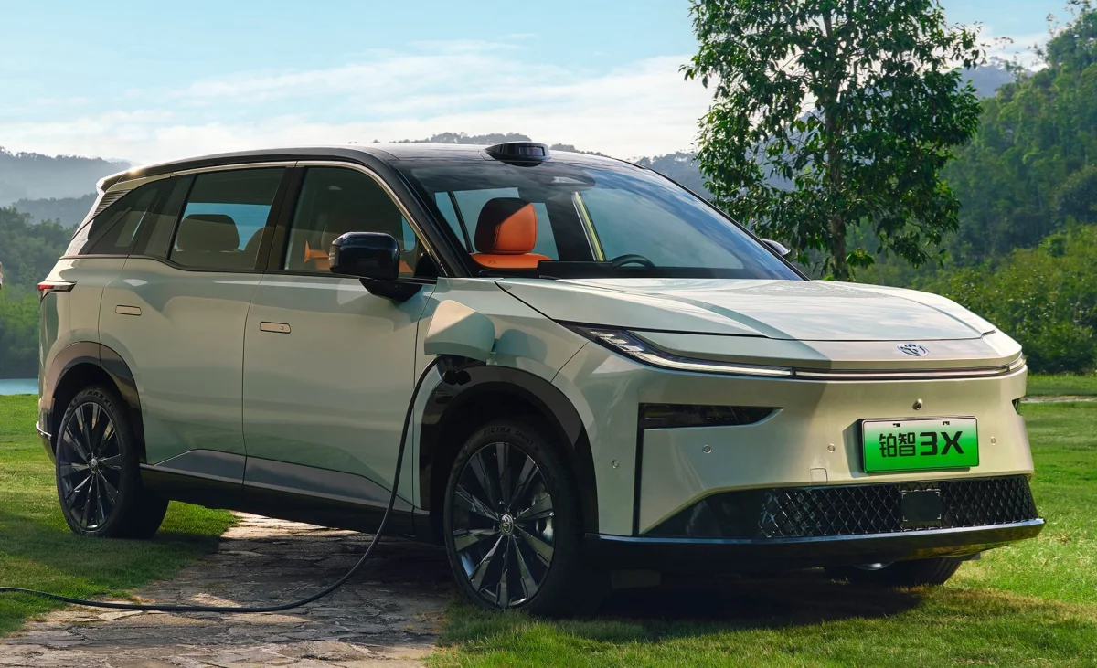 Toyota : plombé par l’essence, mais sauvé par l’électrique ?