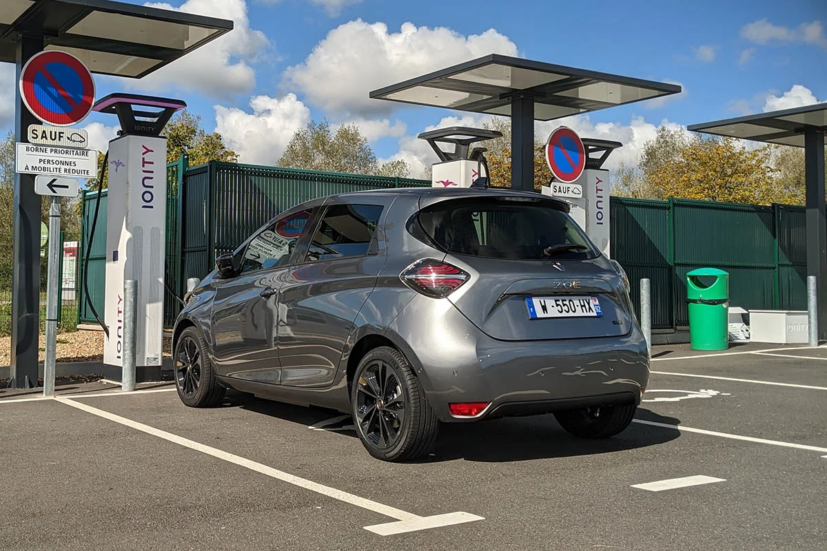 Voitures électriques d’occasion : les ventes s’envolent en juin, la Renault Zoé reste plébiscitée