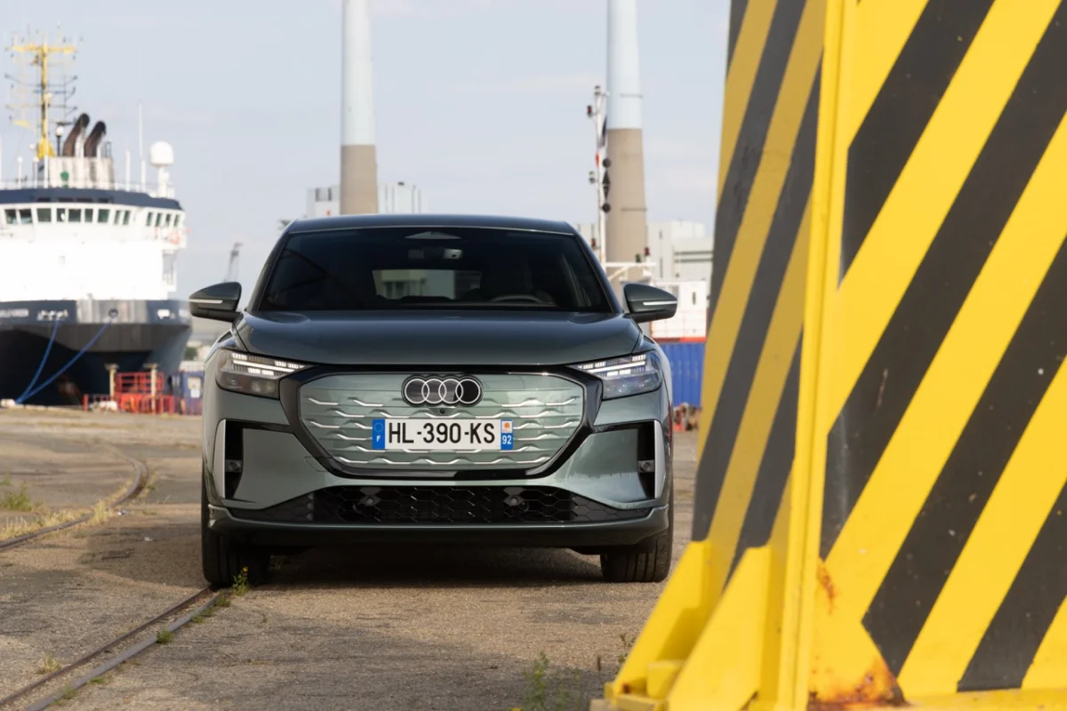 Essai : l’Audi Q4 e-tron restylé au même prix que le Renault Scénic électrique ! Oui, mais…