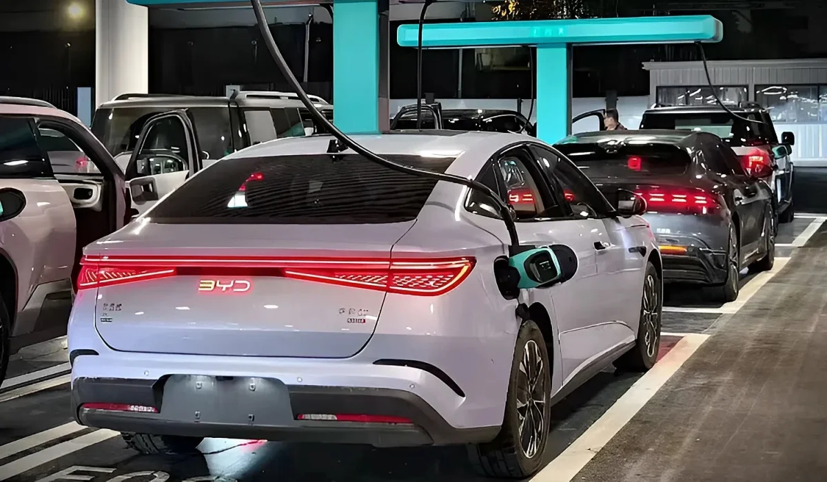 BYD s’attaque aux influenceurs qui « mentent » à propos de ses voitures électriques