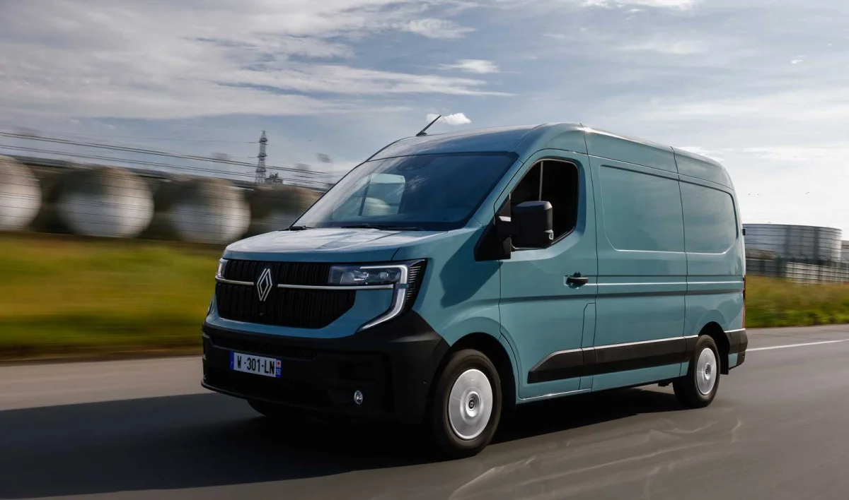Batterie inédite, prise 3 500 W, V2G… Le Renault Master électrique évolue en profondeur