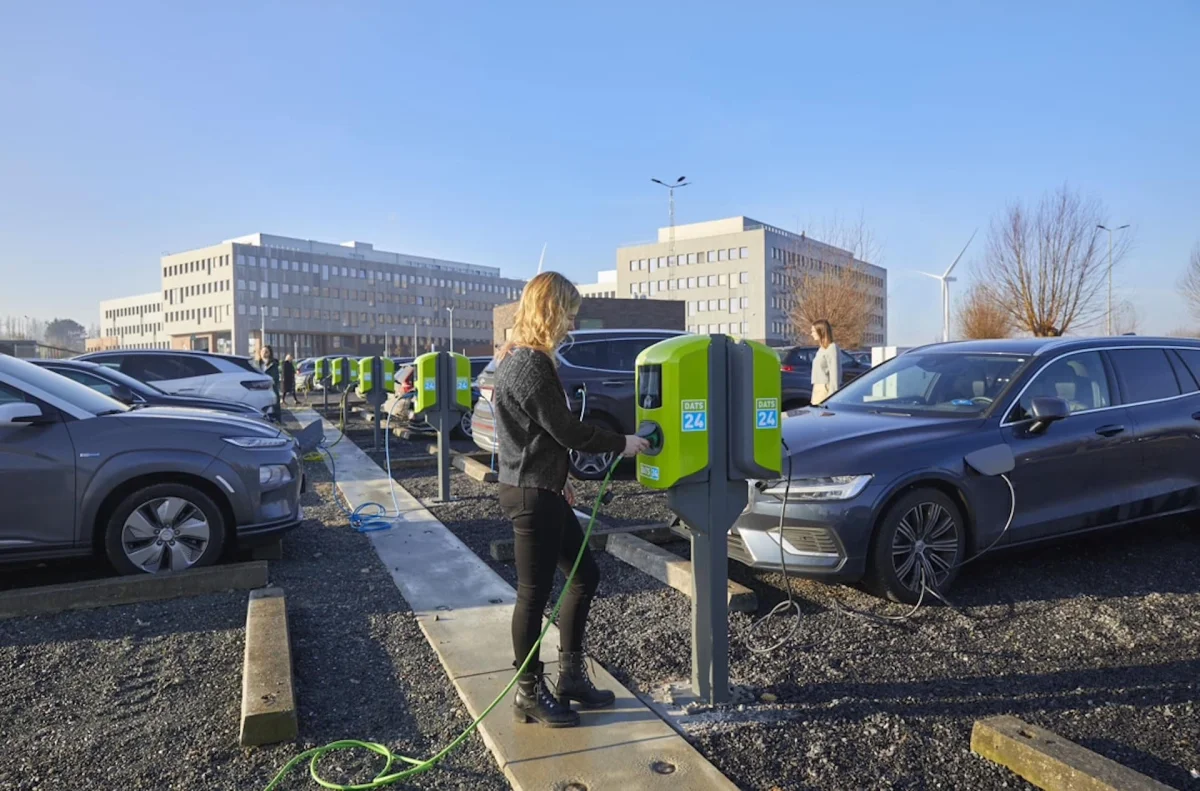 « Les bornes de recharge ne sont pas des places de parking » : Bruxelles s’apprête à sévir !
