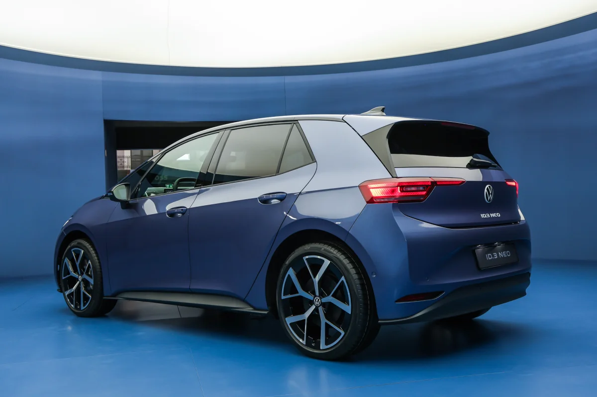 Volkswagen promet jusqu’à 50 % d’économie en payant votre voiture électrique avec votre salaire