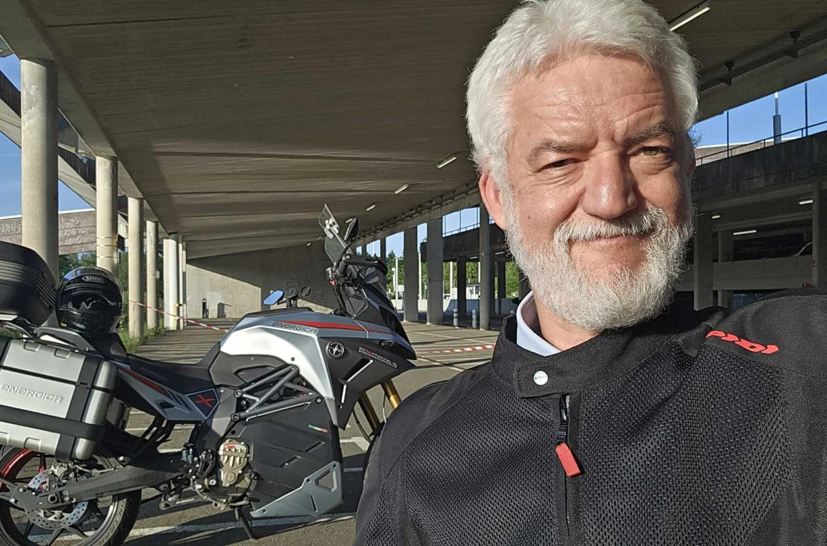 Trois ans et 15 000 km en moto électrique… Claudio ne regrette pas l’achat de son Energica Experia