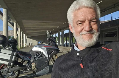 Trois ans et 15 000 km en moto électrique… Claudio ne regrette pas l’achat de son Energica Experia