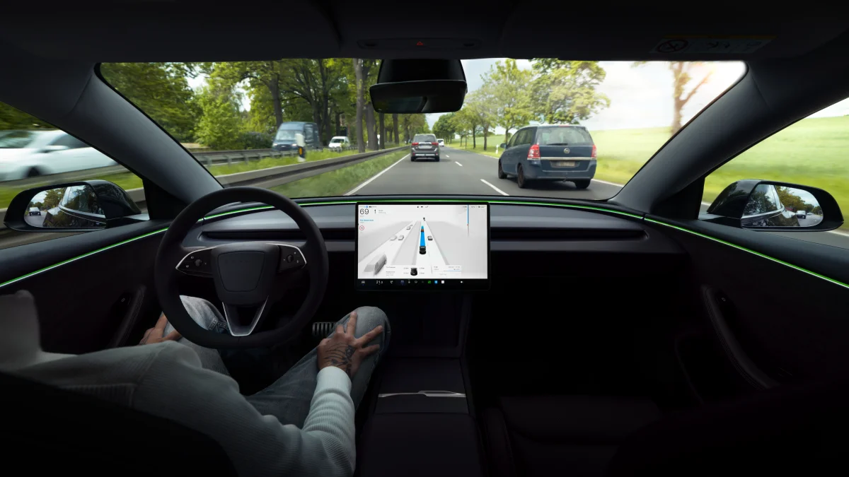 5,2 fois moins de collisions : Tesla avance ses chiffres FSD en Europe
