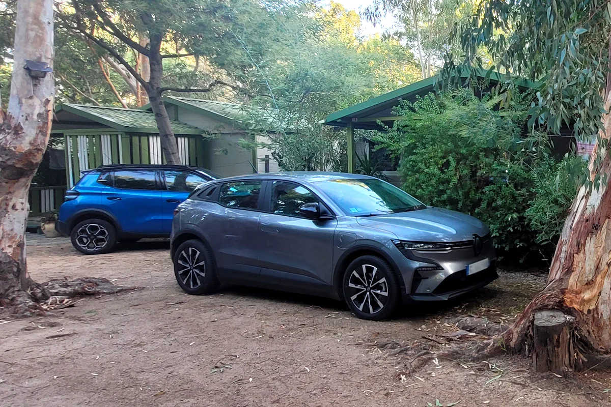 Olivier a remplacé l’avion par une Renault Mégane électrique pour partir en vacances en famille