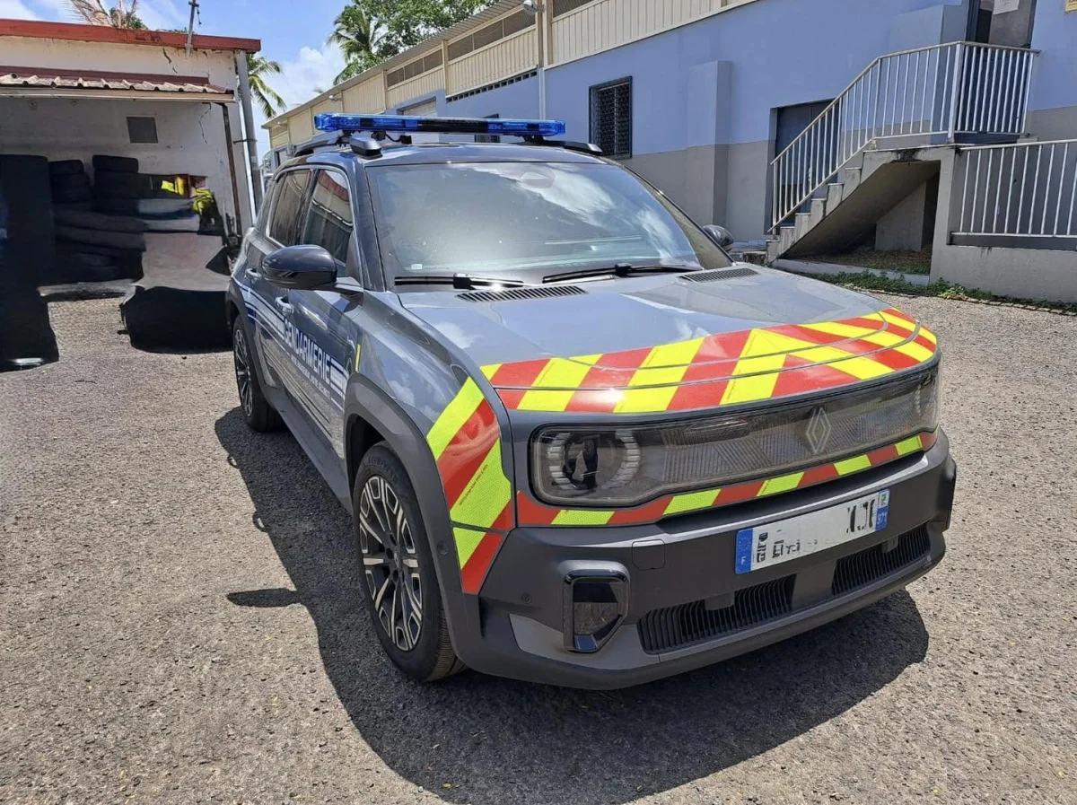 Les gendarmes renouent avec la Renault 4… en version électrique