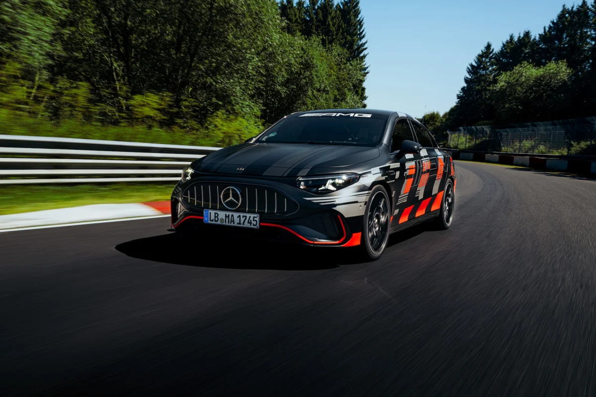 Mercedes-AMG CLA électrique : un joli score sur le Nürburgring, mais pas mieux que Porsche et Xiaomi