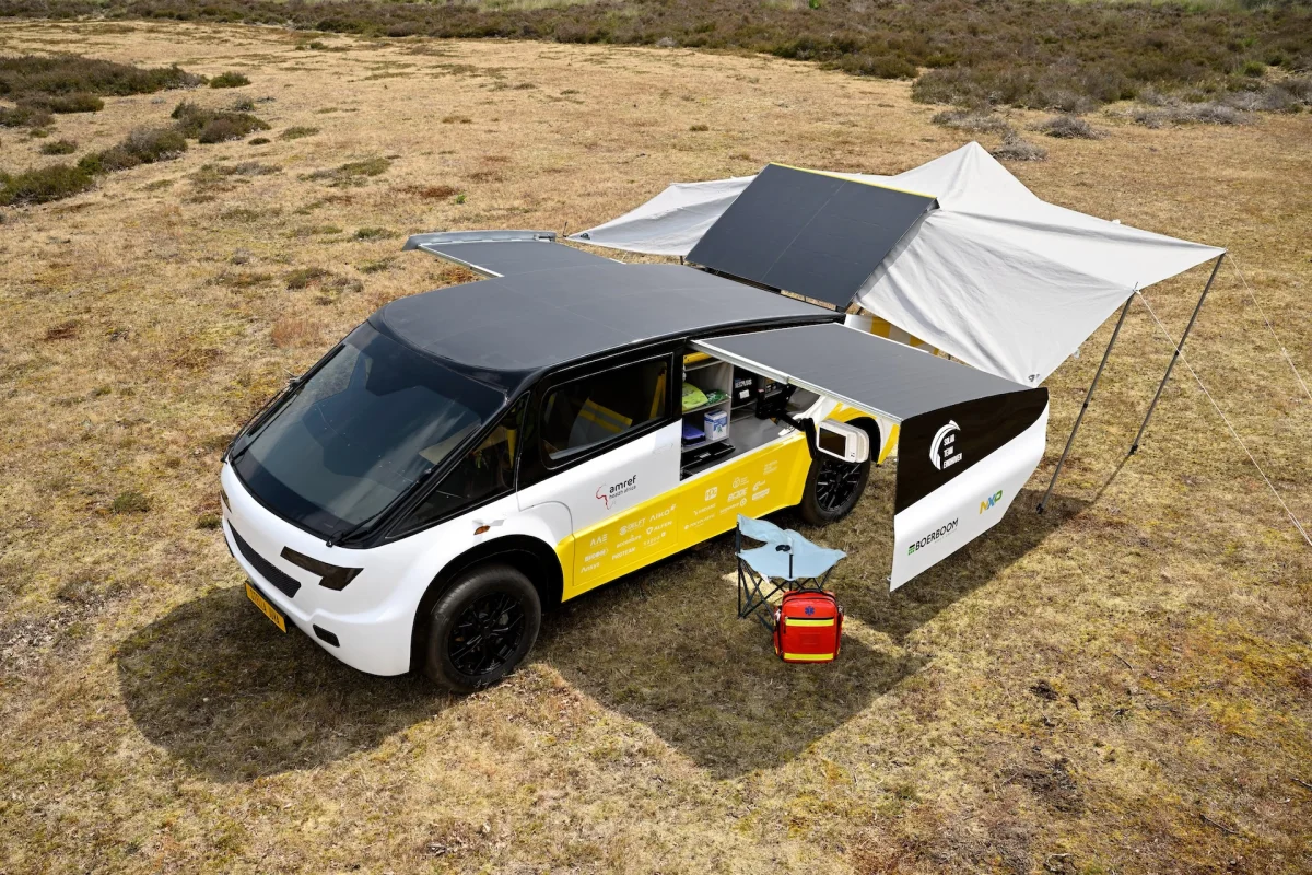Vidéo : des étudiants imaginent la première ambulance solaire au monde avec plus de 700 km d’autonomie