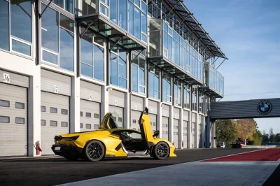 Une Lamborghini Revuelto sur circuit, ça chante et il faut la tenir