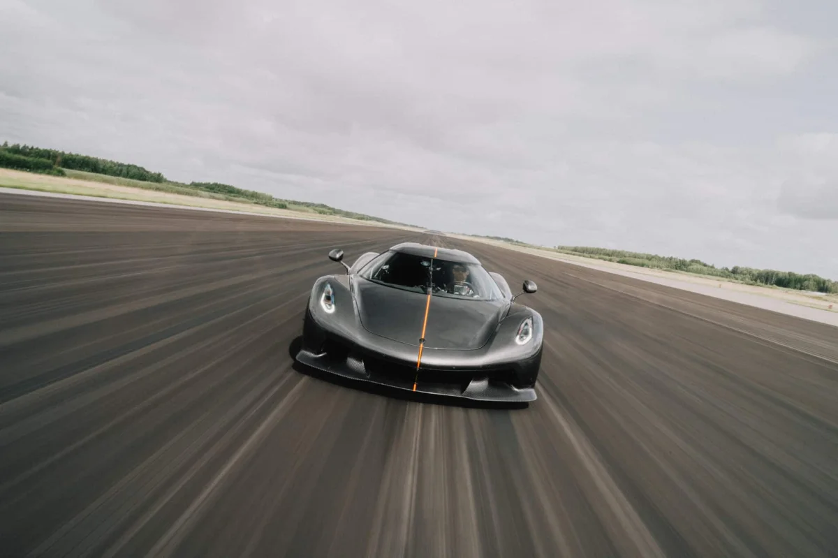 La Koenigsegg Jesko Absolut s’offre un nouveau record sur le 400 m départ arrêté