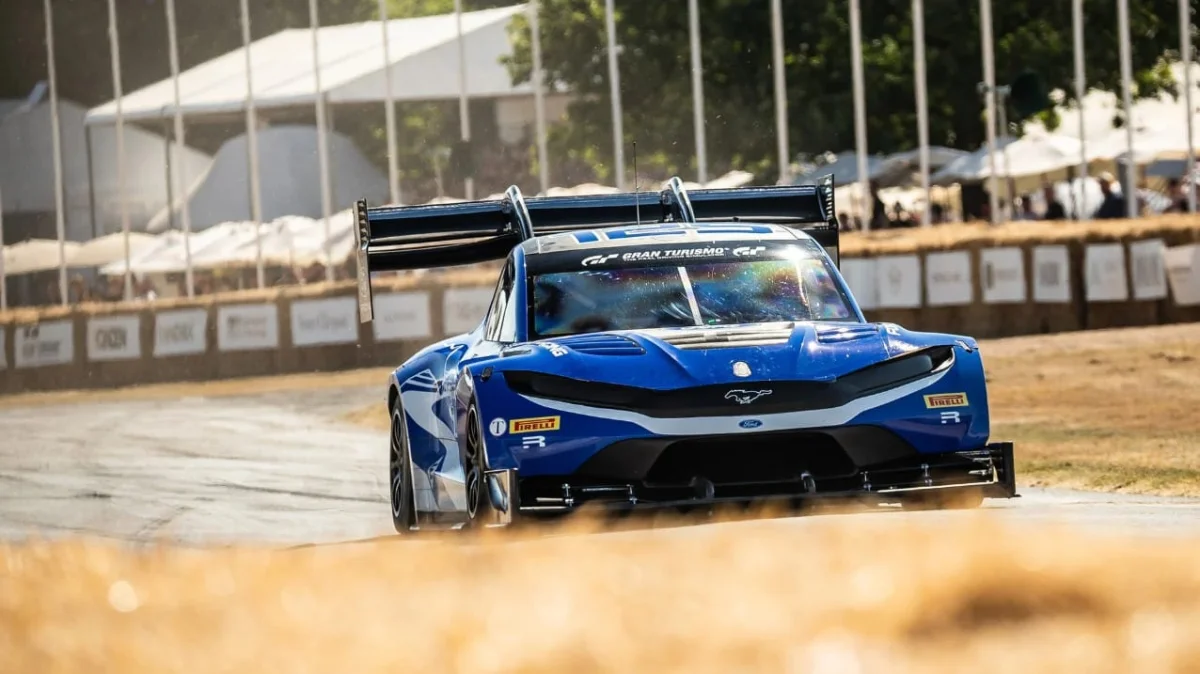Romain Dumas s’offre un troisième succès consécutif au Timed Shoot-Out de Goodwood