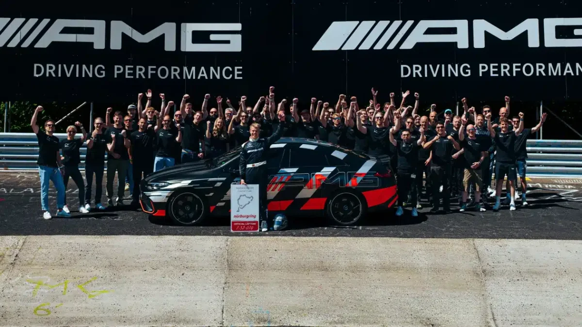 La nouvelle Mercedes-AMG CLA 45 électrique bat facilement ses rivales thermiques