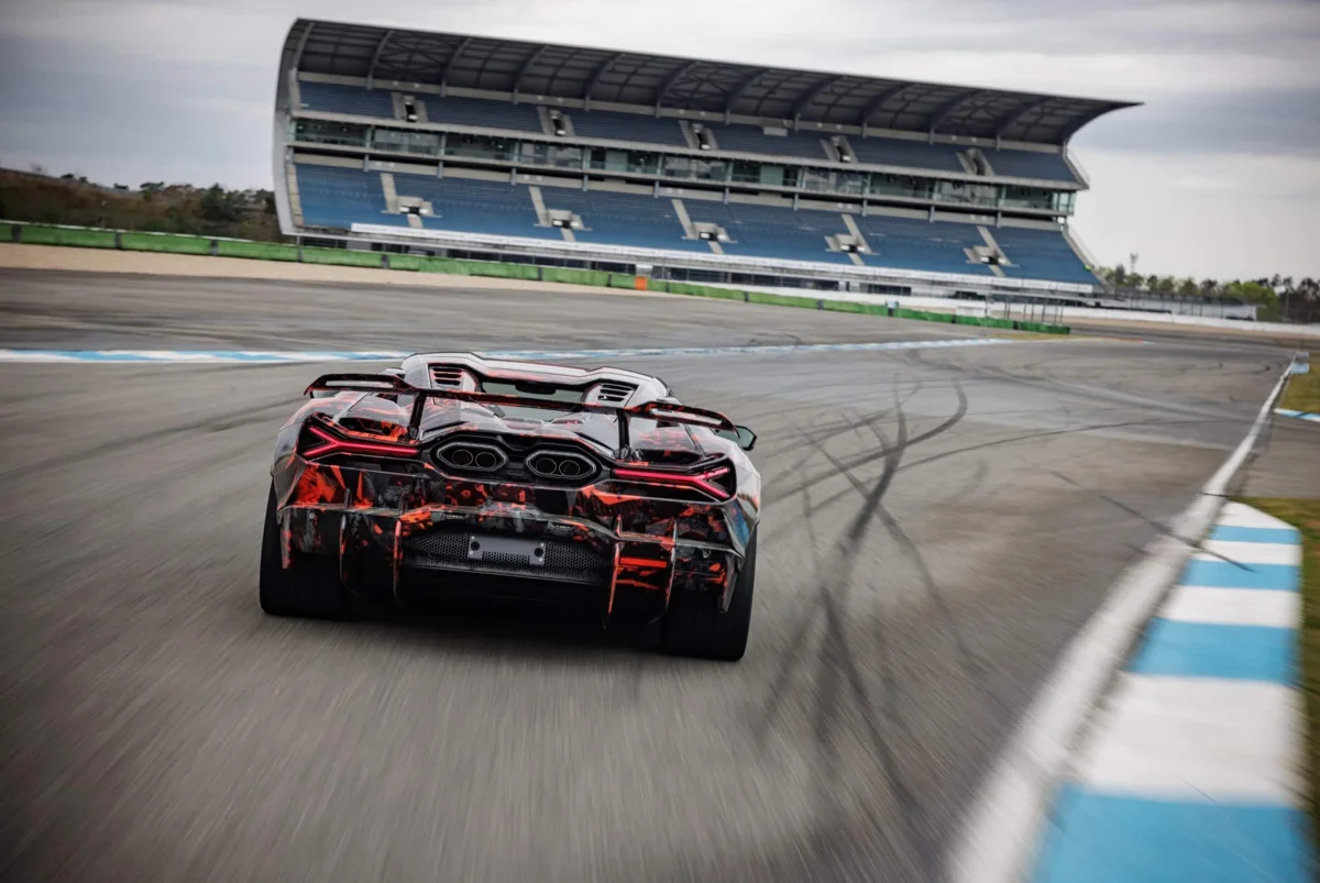 Record au Hockenheimring : la Lamborghini Revuelto SV signe le meilleur chrono jamais réalisé par une Lamborghini de série