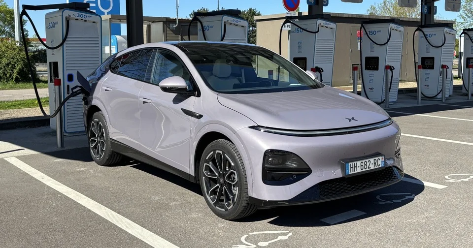 Xpeng G6 : faut-il craquer pour le SUV qui recharge aussi vite qu’un plein d’essence ?