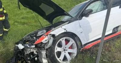 Une rare Audi RS6 Avant GT vient de sortir de la route