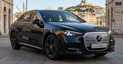 La chère Mercedes Classe C électrique grille la priorité à la BMW i3