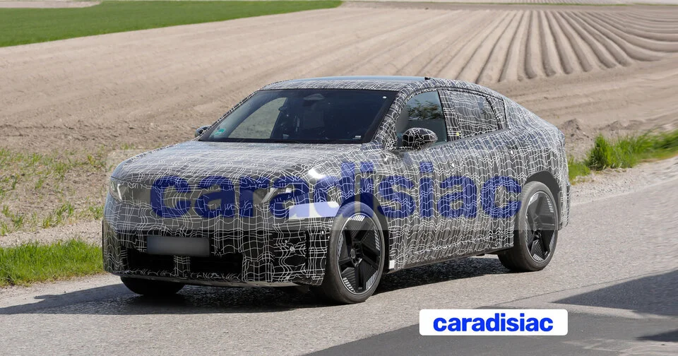 Le SUV coupé BMW X4 ne sera pas remplacé, mais une inédite version électrique (iX4) de ce modèle arrivera dans la gamme du constructeur en 2027.
