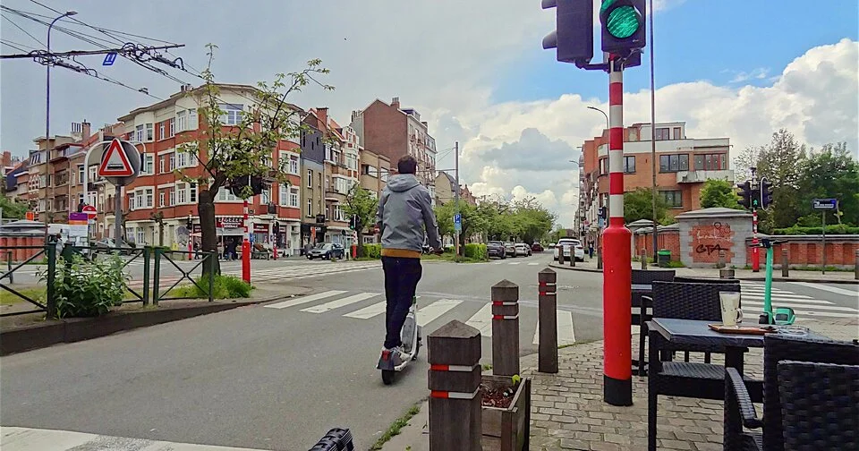 Trottinette électrique : la nouvelle petite amie des Français en temps de crise peut-elle remplacer la voiture ?
