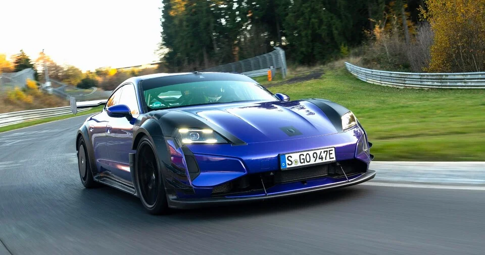 Vidéo : la Porsche Taycan Turbo GT Manthey pulvérise un record du Nürburgring… Et la concurrence !