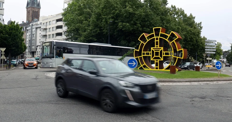 La police obligée d’agir contre une nouvelle « mode Tiktok » consistant à traverser les ronds-points