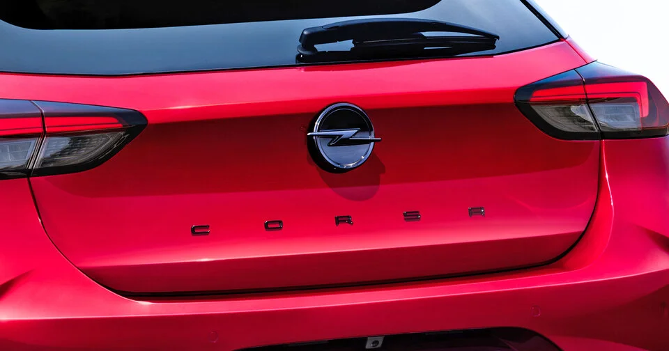 La future Opel Corsa 7 uniquement électrique n’existe plus. Opel revoit sa copie et l’Opel Corsa 7 aura droit aussi à des moteurs thermiques.