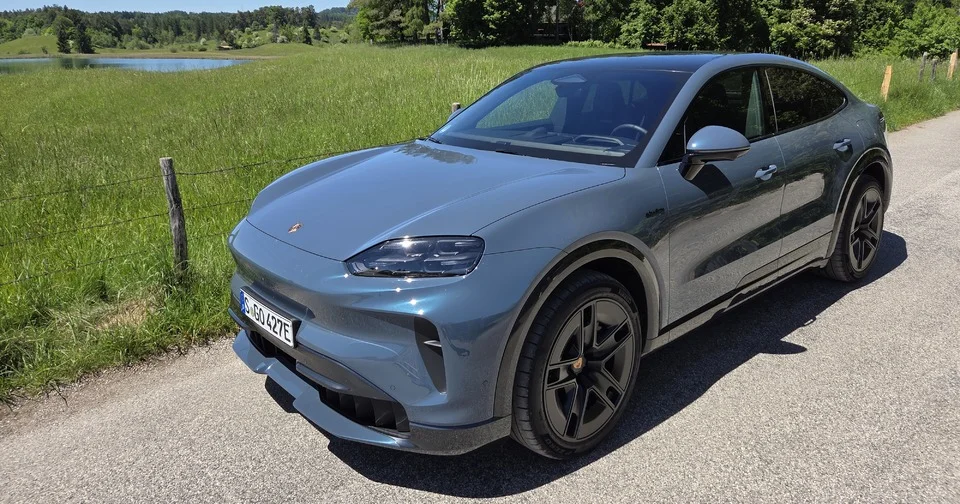 Avec son nouveau Cayenne Coupé, Porsche parvient-il à concilier sportivité avec électricité ?