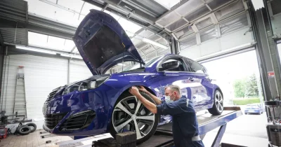 Faire réviser son auto avant les départs en vacances, ce sera bientôt trop tard !