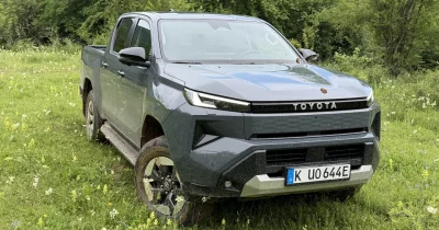 Nos premières impressions au volant de l’intrigant nouveau Toyota Hilux, désormais électrique ou diesel