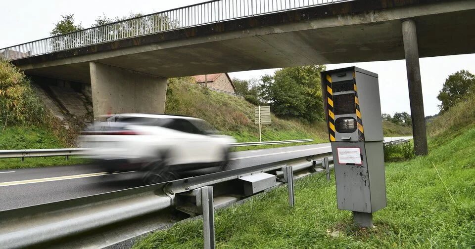 Malus, carburant, péages, assurances et radars : le grand chelem fiscal qui vide les poches des automobilistes
