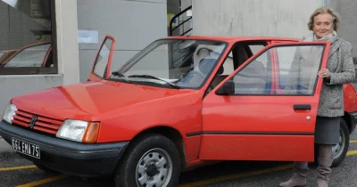 Disparition de Bernadette Chirac : de la Corrèze aux Pièces Jaunes, en passant par sa Peugeot 205 rouge, le destin de la Première dame préférée des Français