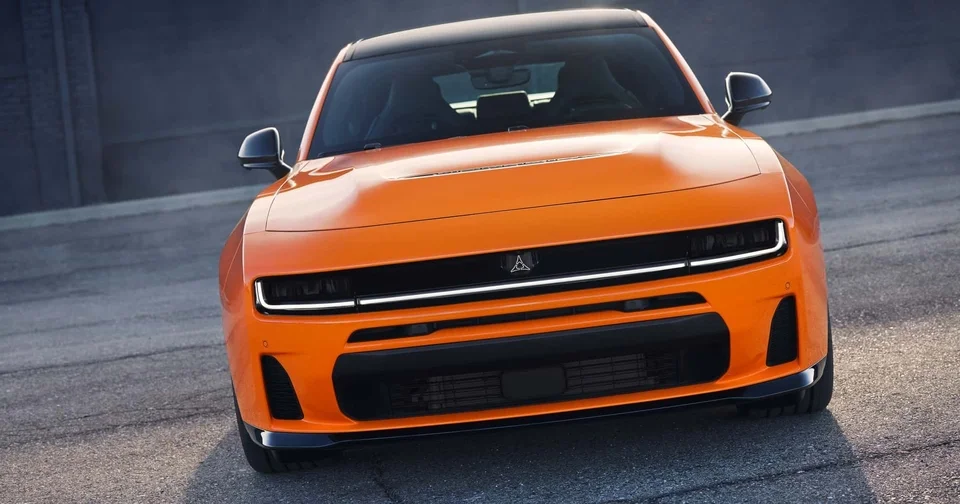 Stellantis va commercialiser l’énorme Dodge Charger américaine chez nous, en électrique et en thermique !