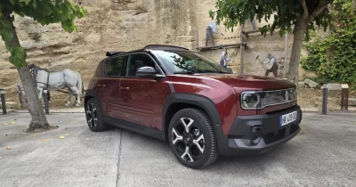 La Renault 4 E-Tech met le cap Plein Sud