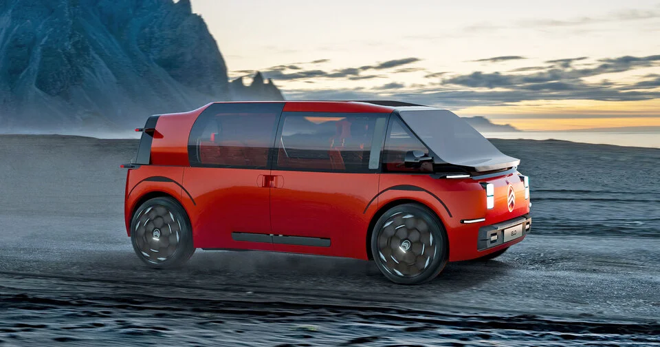 Pour la future génération de son ludospace Citroën Berlingo, la marque aux chevrons pourrait s’inspirer librement du concept-car Citroën ELO.