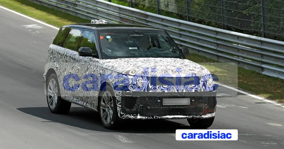 Renouvellement de gamme chez Land Rover avec le Range Rover Sport restylé qui profite des beaux jours pour s’offrir une petite séance d’essai sur circuit.